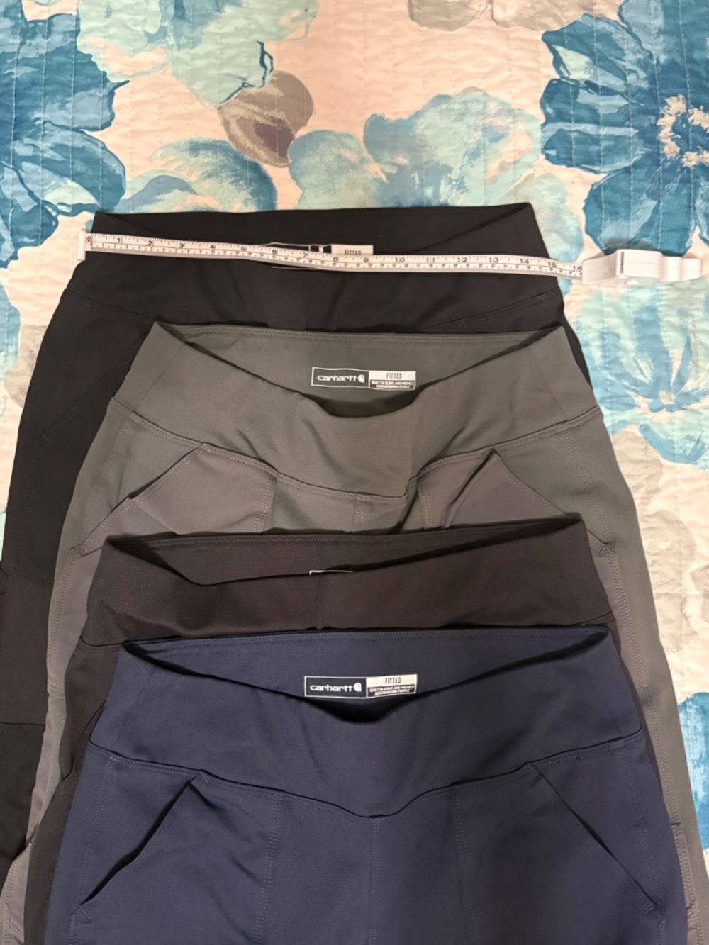 Women’s Carhartt leggings $20 each or $60 for all 4 - Picture 3 of 4